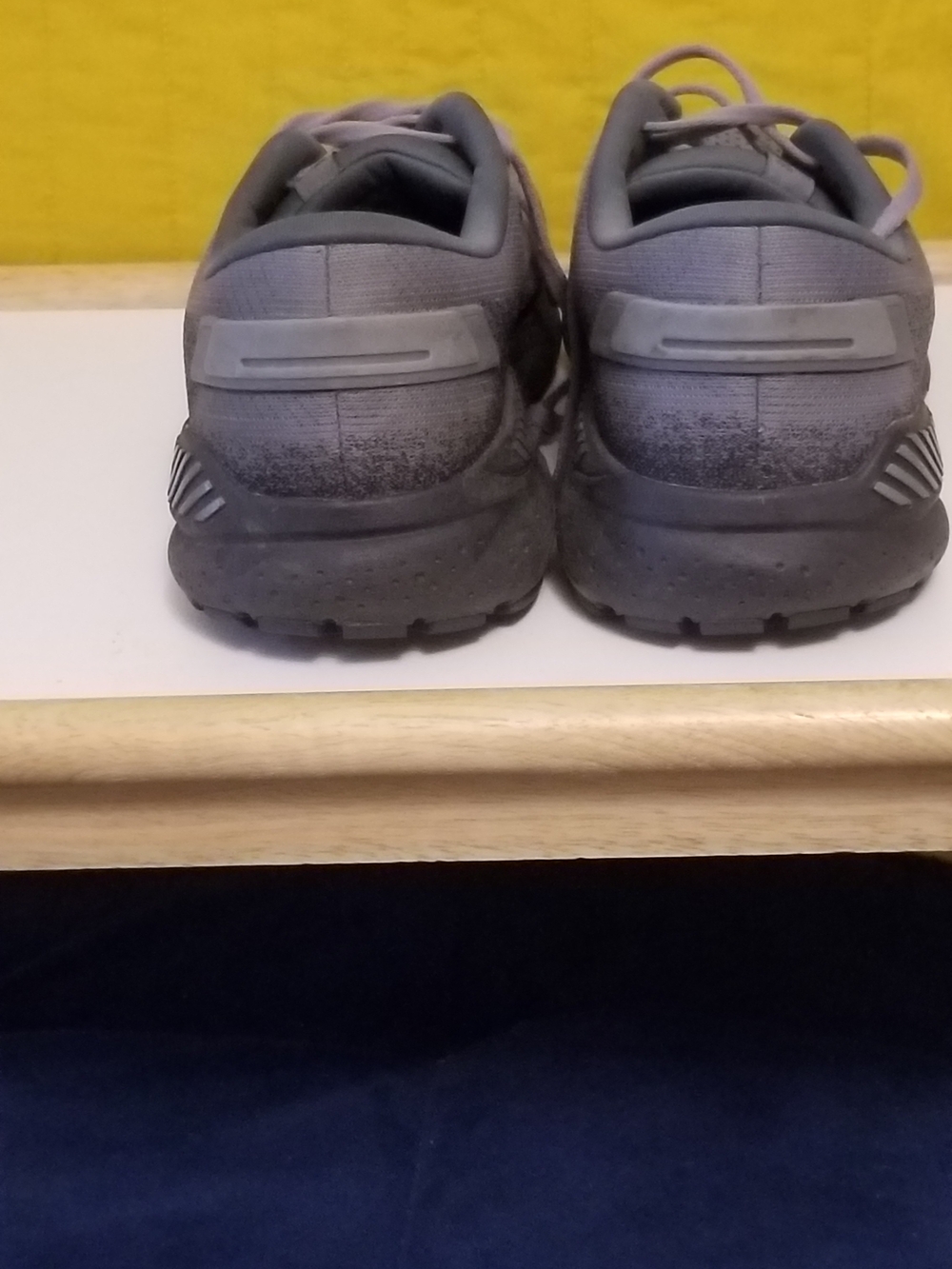 Brooks Beast GTS 24 Running Shoes - Picture 3 of 7